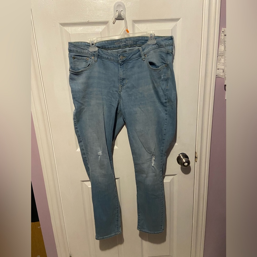 Women’s Ripped Jeans